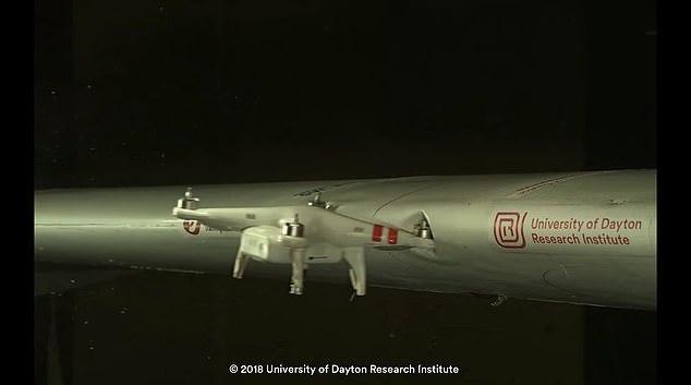 美国科学家证实小型无人机撞大型飞机影响很大-1.jpg